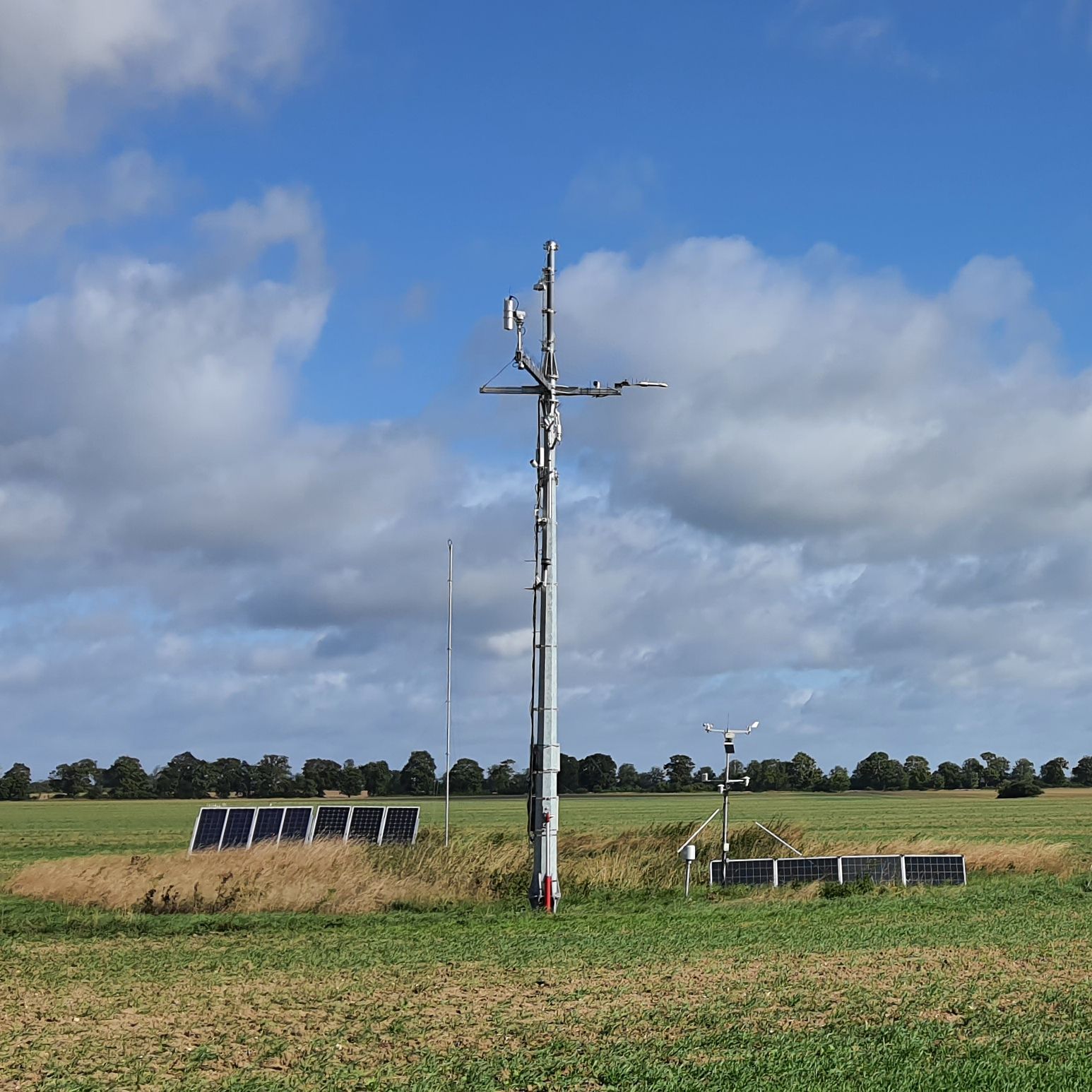Eddy-Kovarianz Messturm in einem Feld